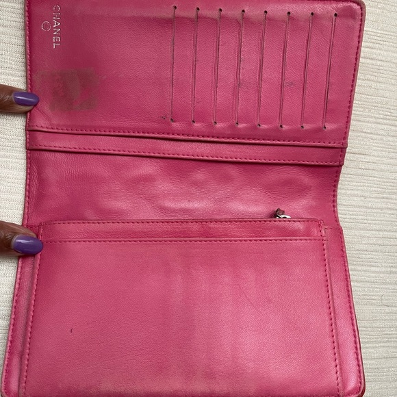 Authentic CHANEL Icon Bifold - Picture 4 of 12